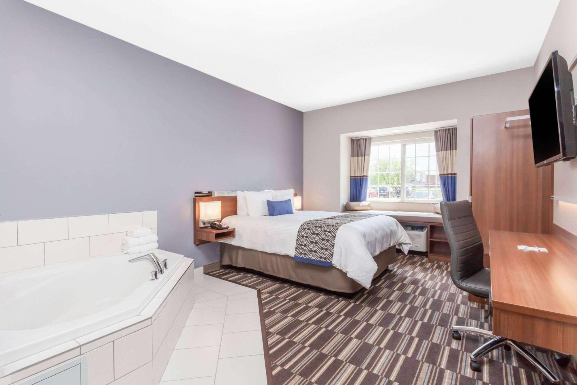 Microtel Inn & Suites Sault Ste. Marie Kültér fotó